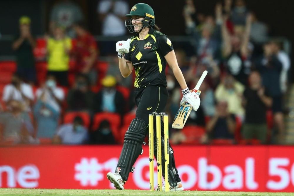 The Weekend Leader - McGrath stars as Australia win second T20I against India, clinch series